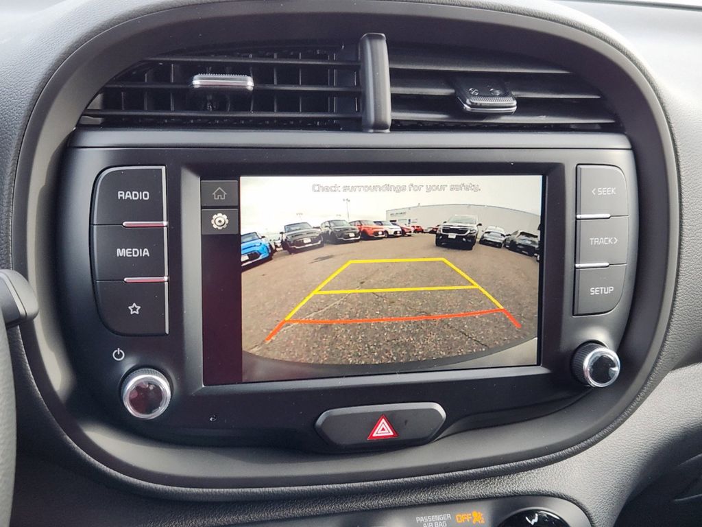 Vehicle image 20 of 24