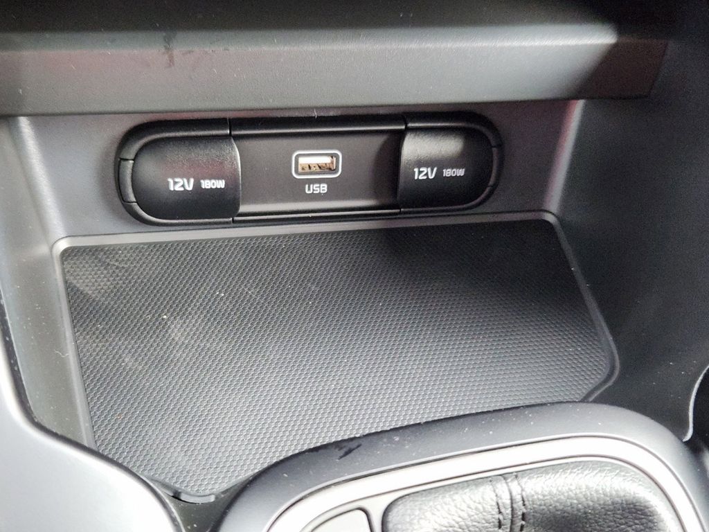 Vehicle image 22 of 24