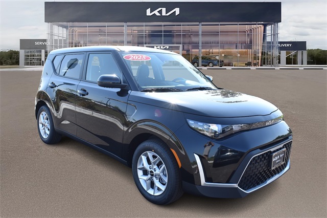 2025 Kia Soul LX Image 1 of 31