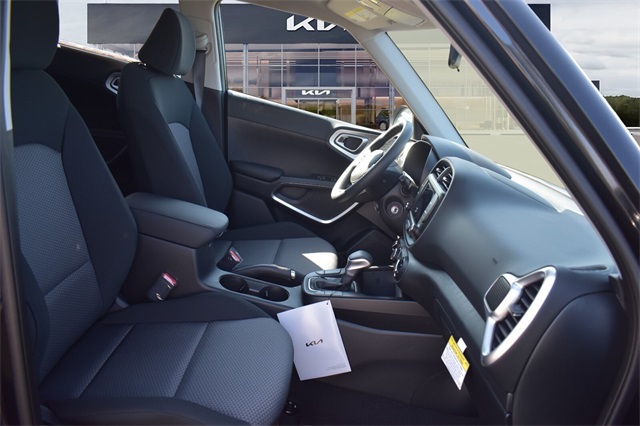 2025 Kia Soul LX Image 16 of 31