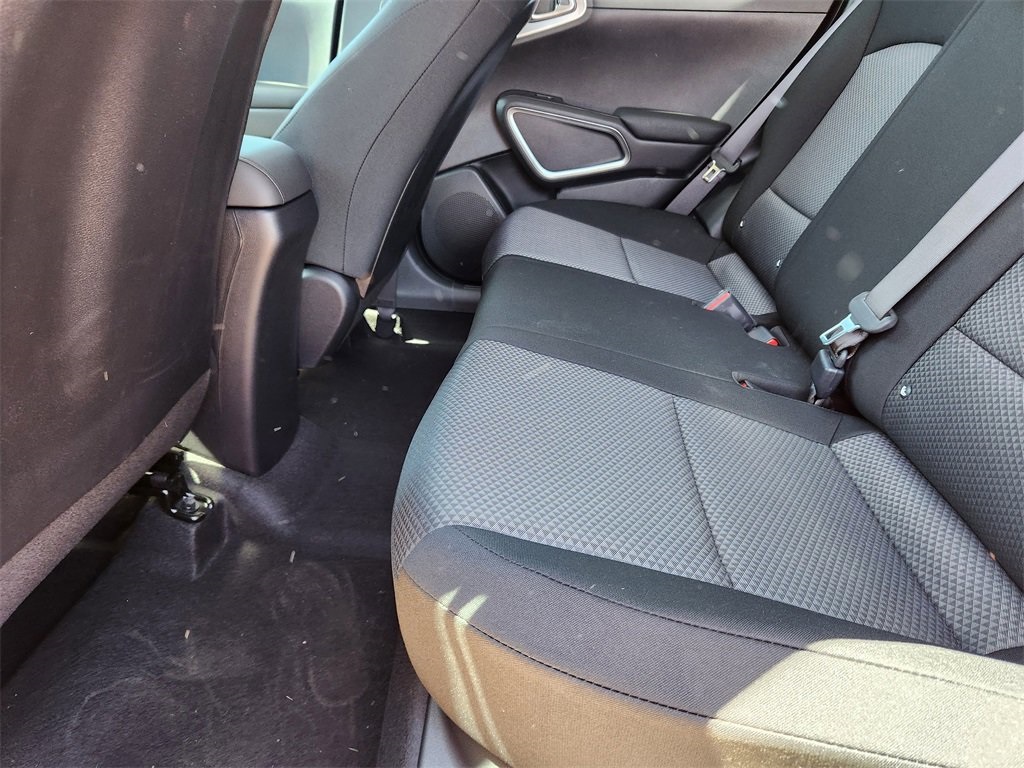 Vehicle image 11 of 15