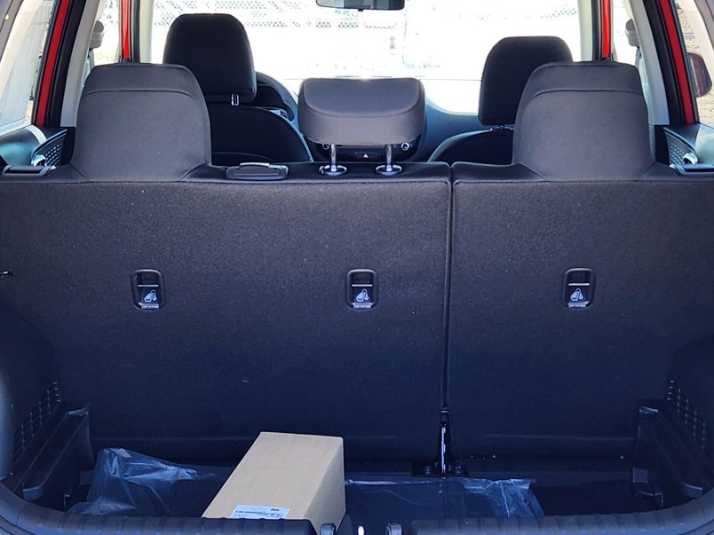 Vehicle image 13 of 15