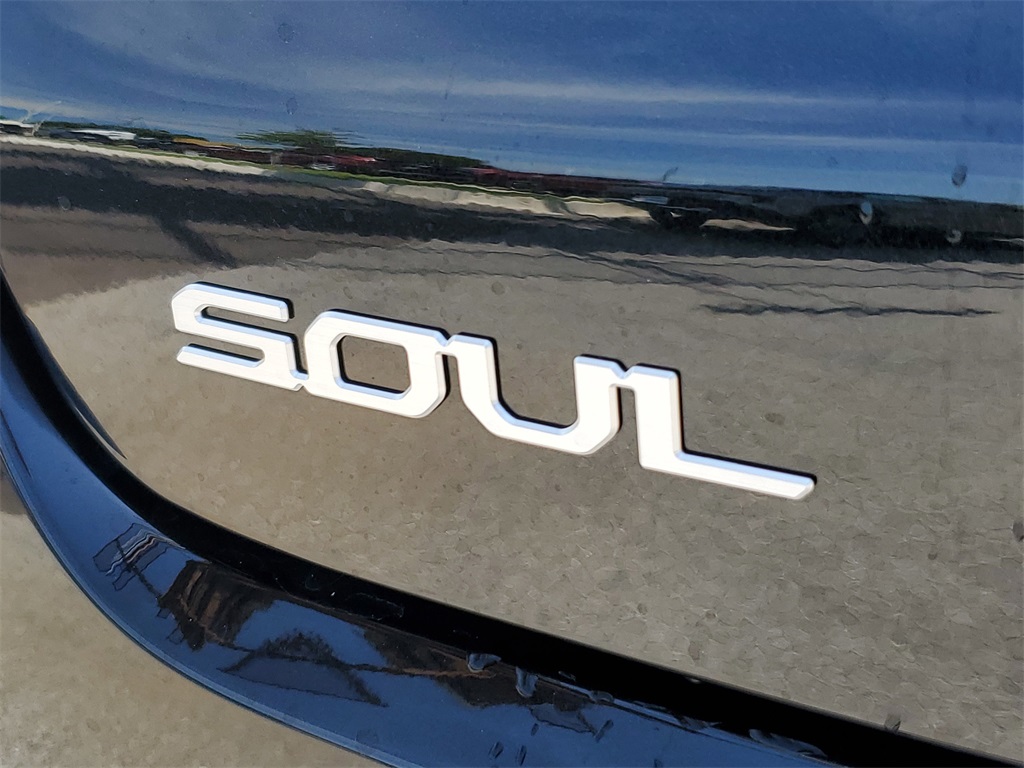 Vehicle image 27 of 29