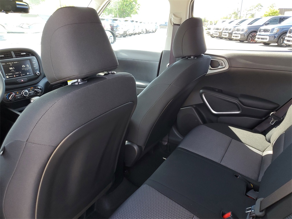 Vehicle image 22 of 29