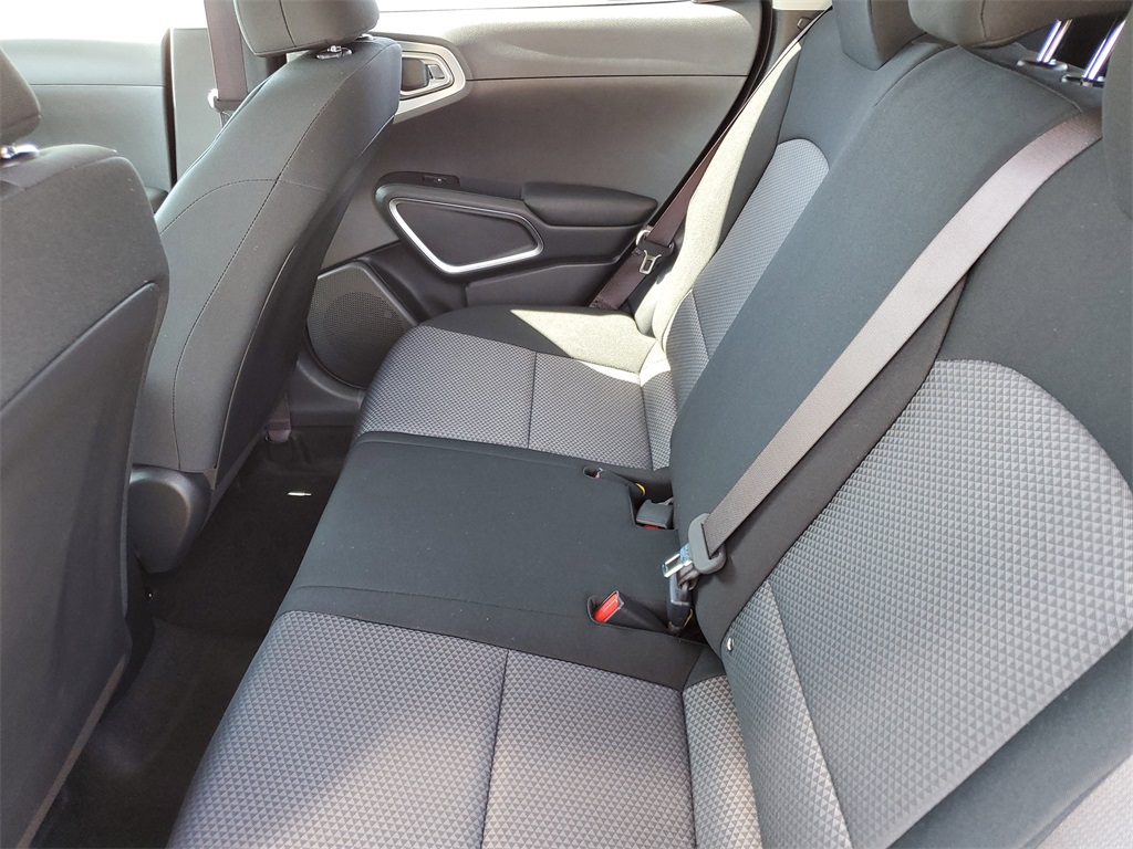 Vehicle image 21 of 29