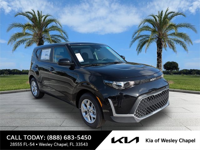 2025 Kia Soul LX Image 2 of 30