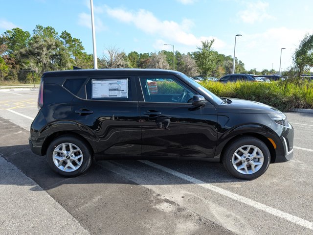 2025 Kia Soul LX Image 3 of 30