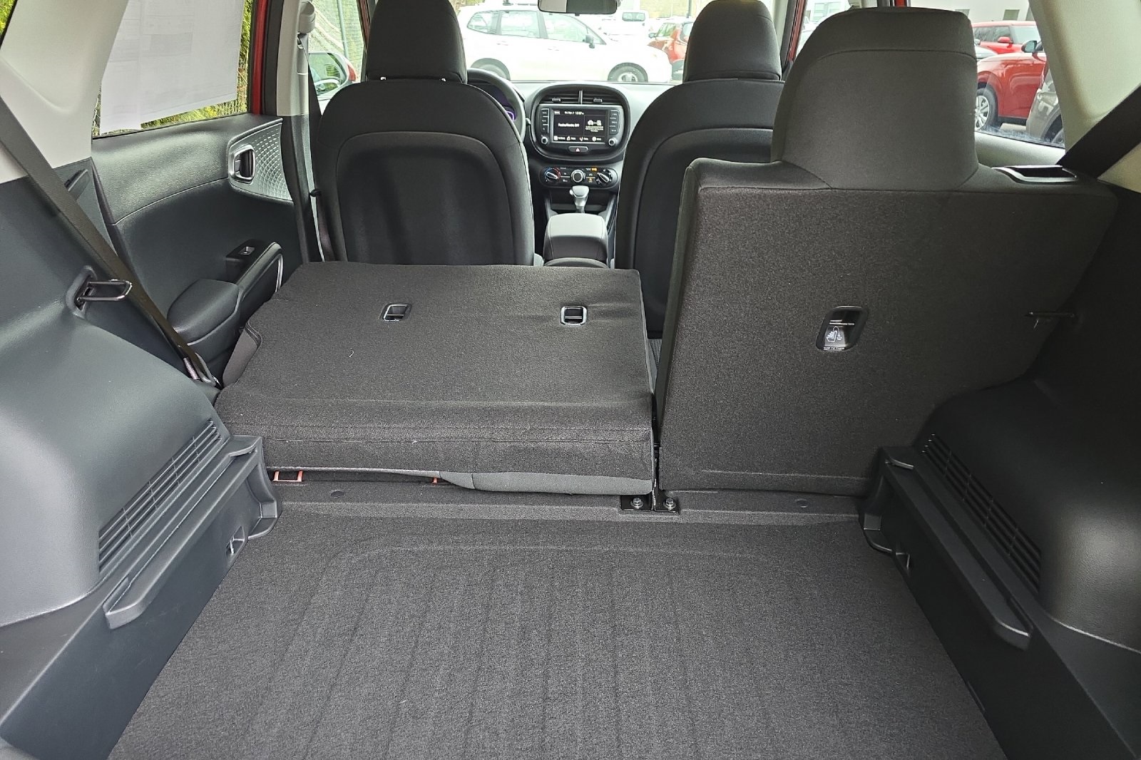 Vehicle image 11 of 21
