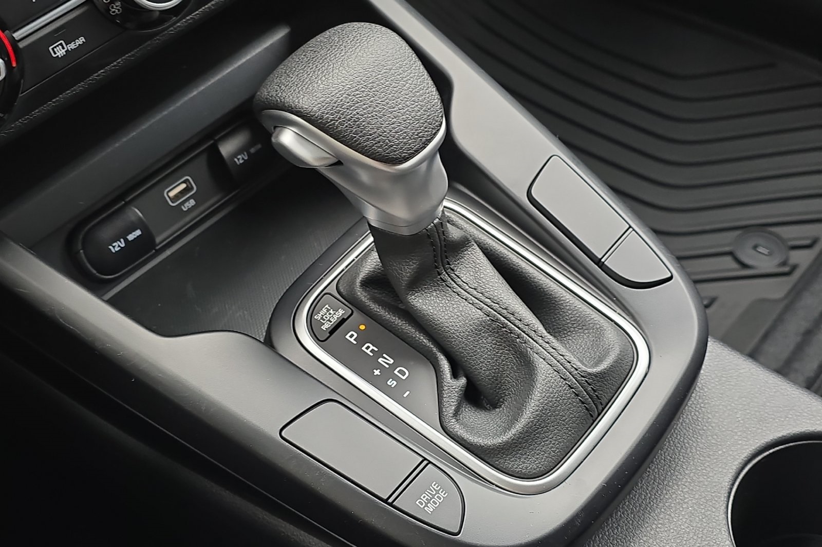 Vehicle image 17 of 21
