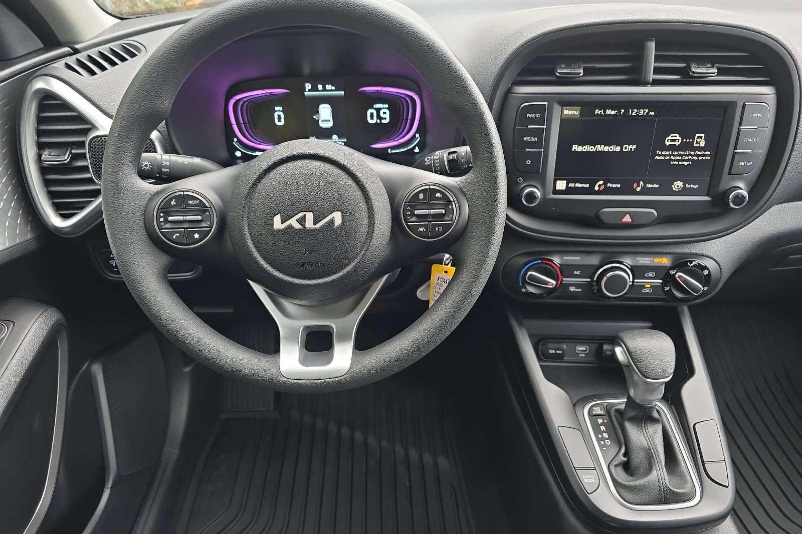 Vehicle image 10 of 21