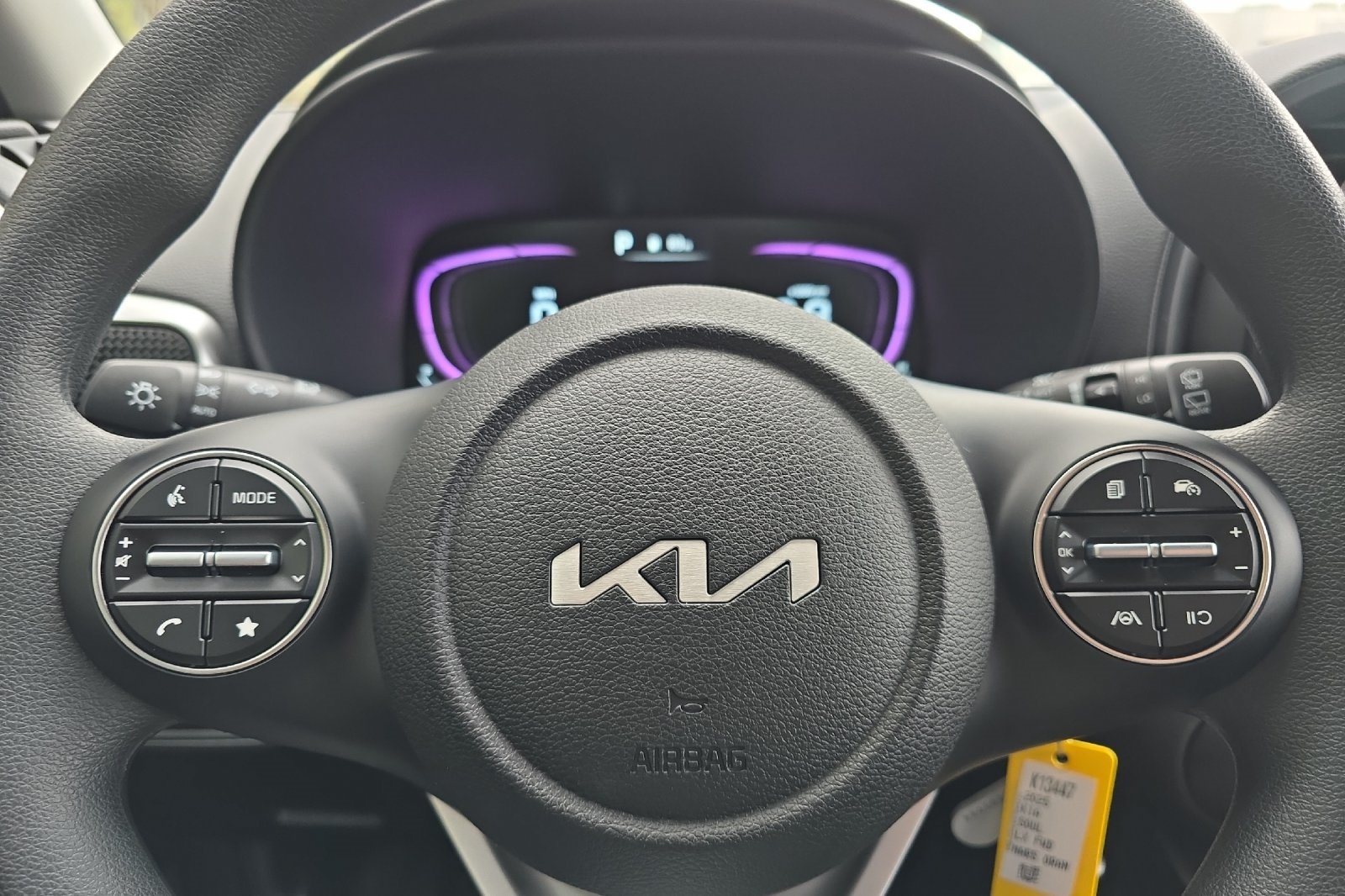 Vehicle image 18 of 21