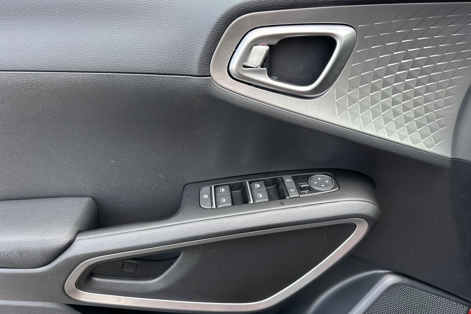 Vehicle image 7 of 20