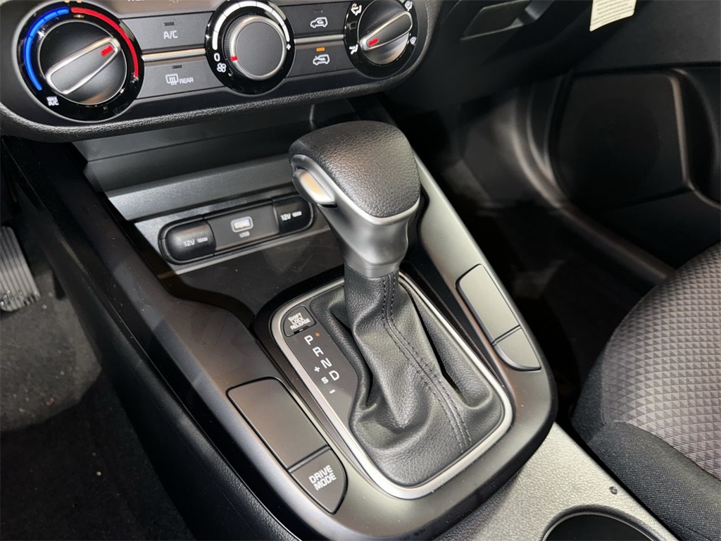 Vehicle image 23 of 28