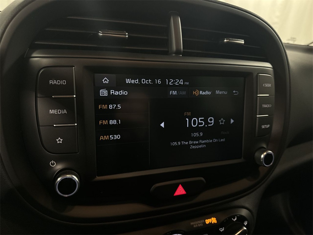 Vehicle image 20 of 28
