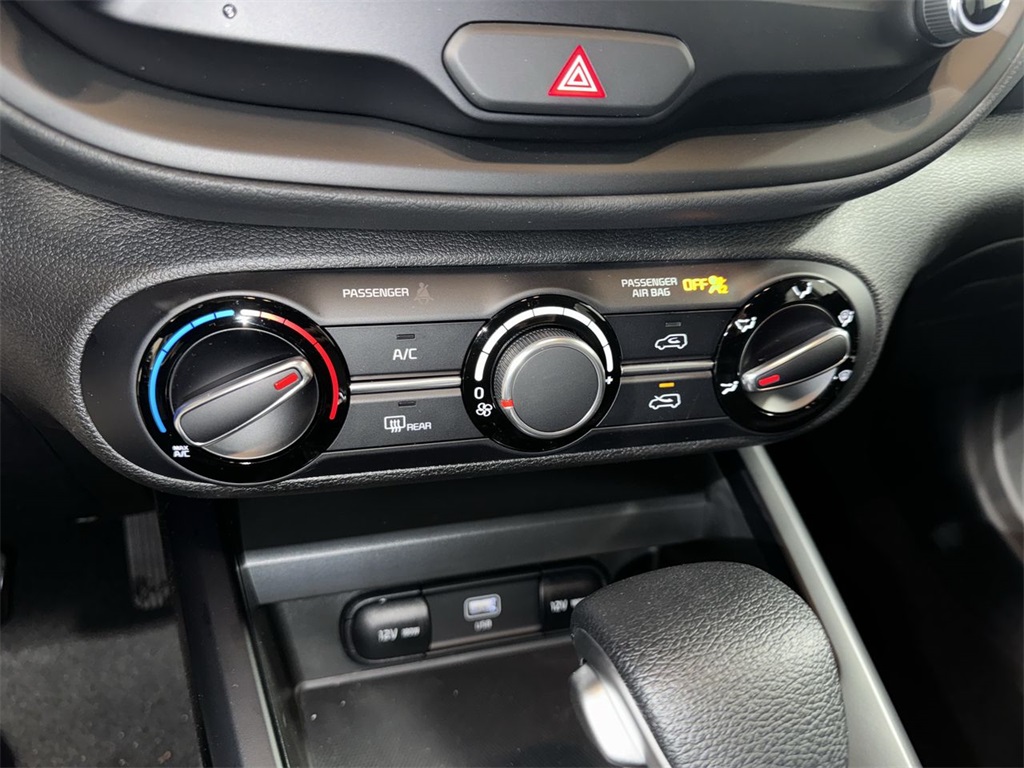 Vehicle image 22 of 28