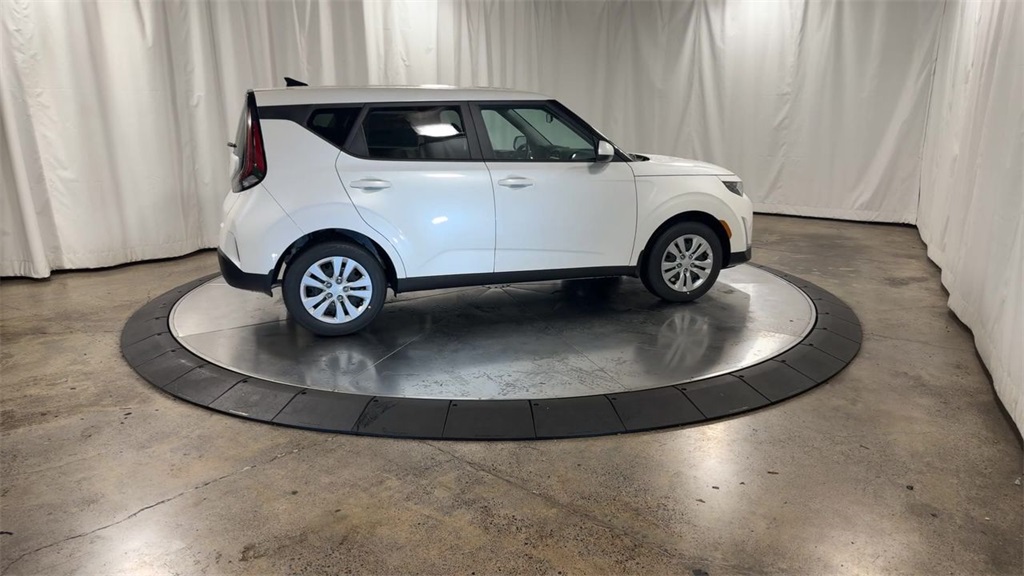 Vehicle image 2 of 28