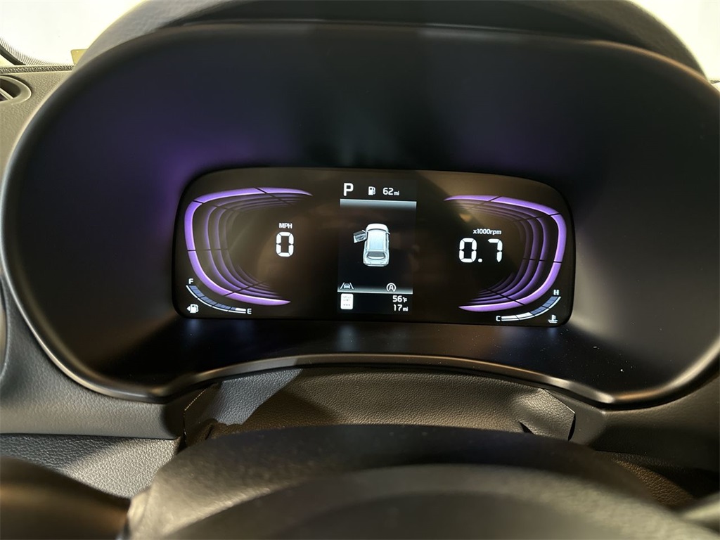 Vehicle image 18 of 28