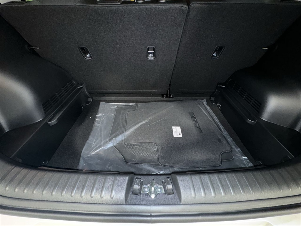 Vehicle image 26 of 28