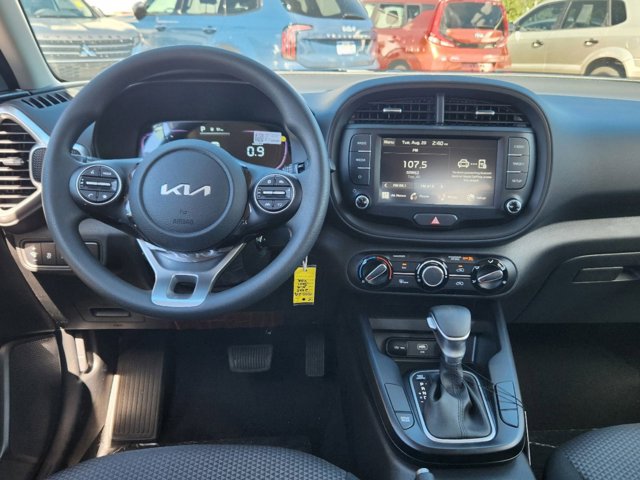 Vehicle image 11 of 20
