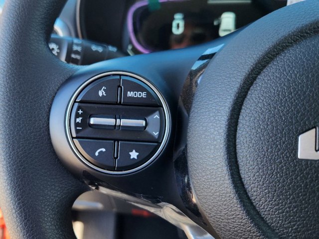 Vehicle image 17 of 20