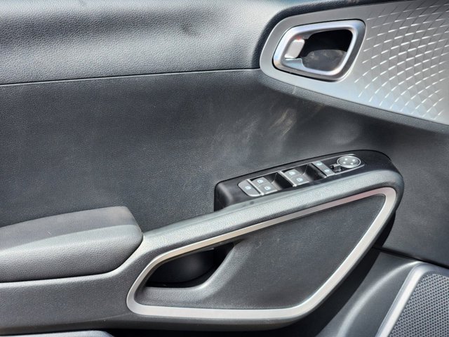Vehicle image 6 of 20