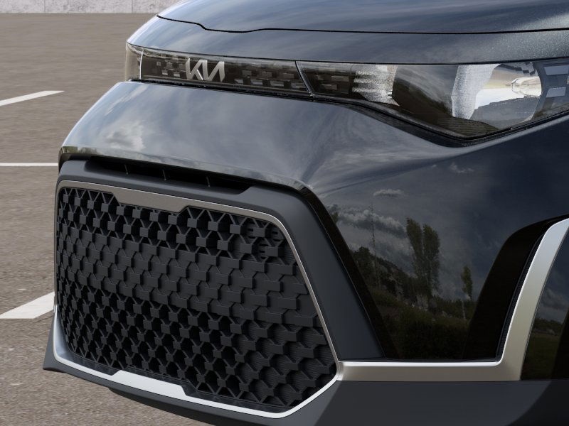 Vehicle image 13 of 27