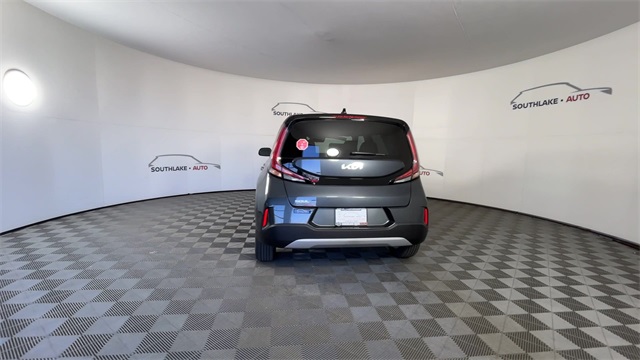 Vehicle image 7 of 25