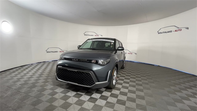 Vehicle image 2 of 25