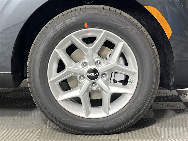 Vehicle image 11 of 25