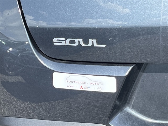Vehicle image 22 of 25