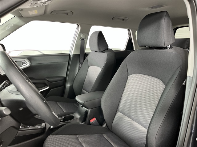 Vehicle image 13 of 25