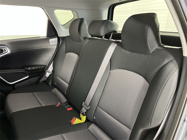 Vehicle image 14 of 25