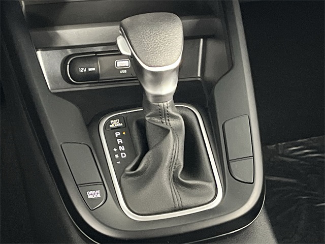 Vehicle image 19 of 25