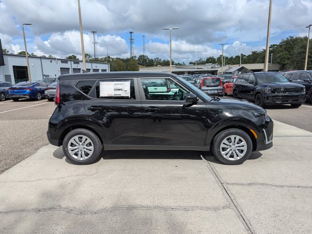 2025 Kia Soul LX Image 3 of 30