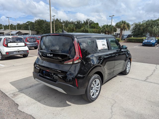 2025 Kia Soul LX Image 4 of 30