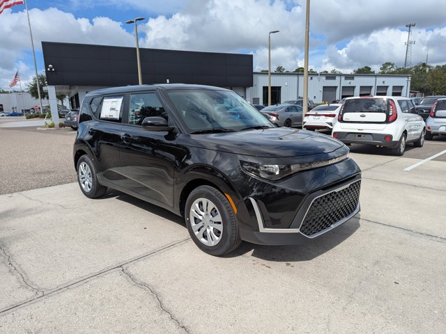 2025 Kia Soul LX Image 2 of 30