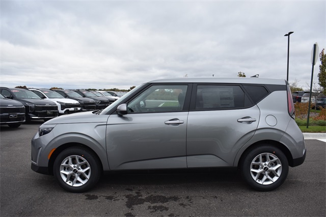 2025 Kia Soul LX Image 10 of 31