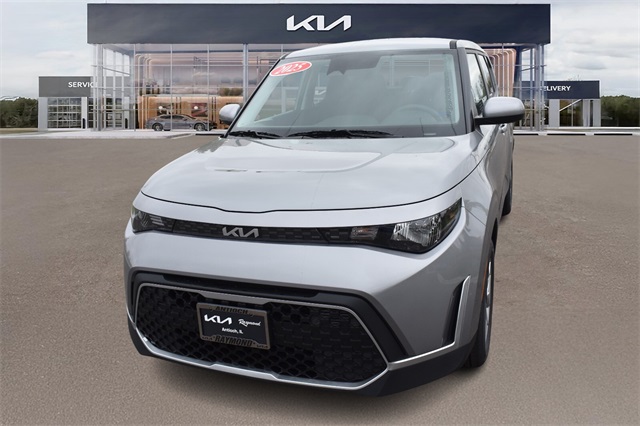 2025 Kia Soul LX Image 2 of 31