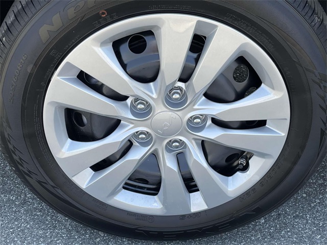 Vehicle image 7 of 36
