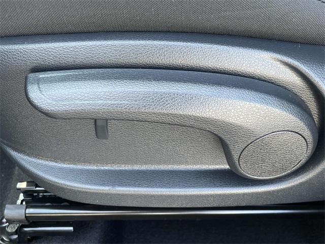 Vehicle image 29 of 36