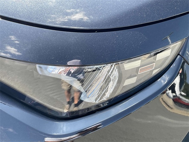 Vehicle image 27 of 36