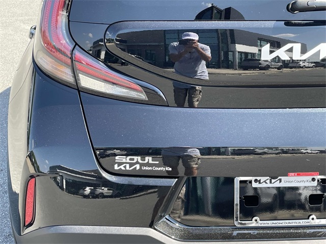 Vehicle image 6 of 36