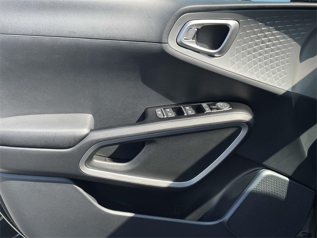 Vehicle image 20 of 36