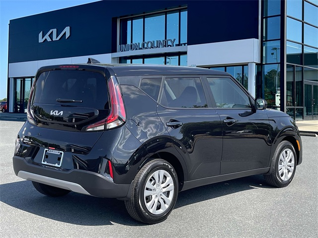 Vehicle image 4 of 36