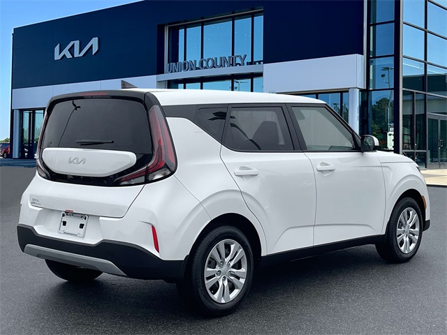 Vehicle image 4 of 35