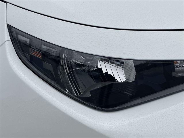 Vehicle image 14 of 35