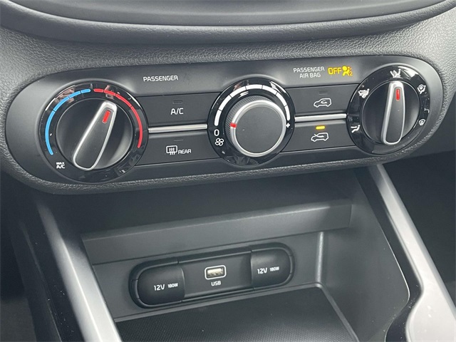 Vehicle image 33 of 35