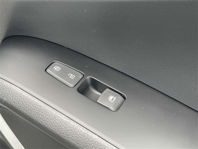 Vehicle image 19 of 35