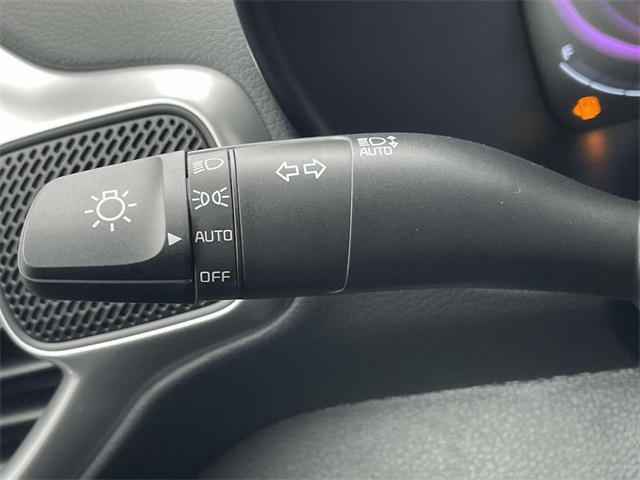 Vehicle image 31 of 35