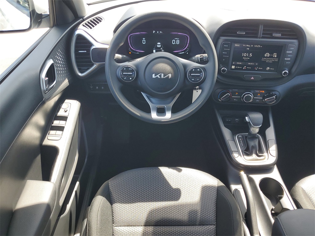 Vehicle image 24 of 28